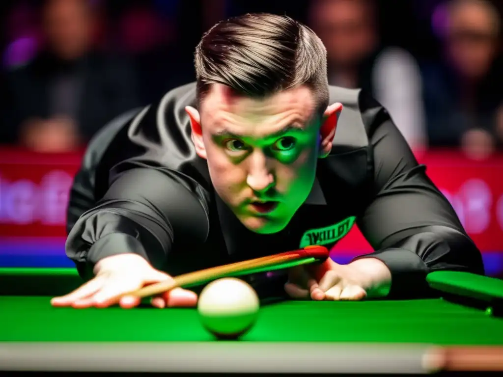 Intensa concentración de Kyren Wilson en el snooker Kyren Wilson, concentrado y determinado, en su camino al estrellato del snooker.